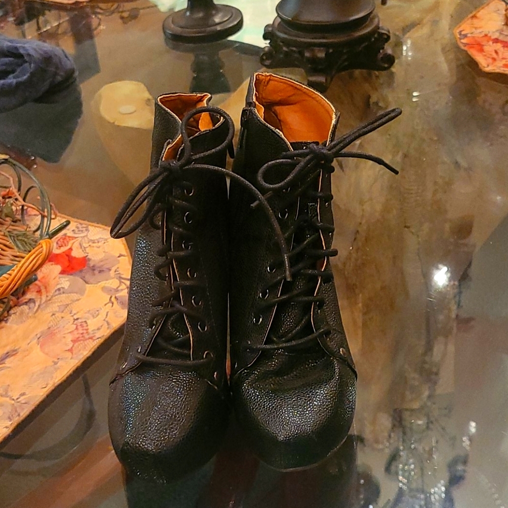 Ankle boots